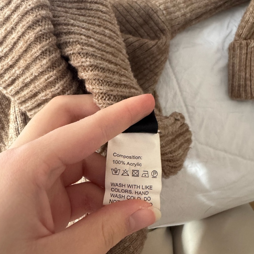 Cozy Tan Ribbed Sweater - Picture 4 of 4